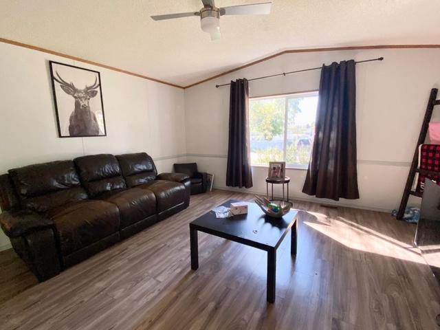 5221 48 Street, House detached with 2 bedrooms, 1 bathrooms and 6 parking in Lac Ste. Anne County AB | Image 7