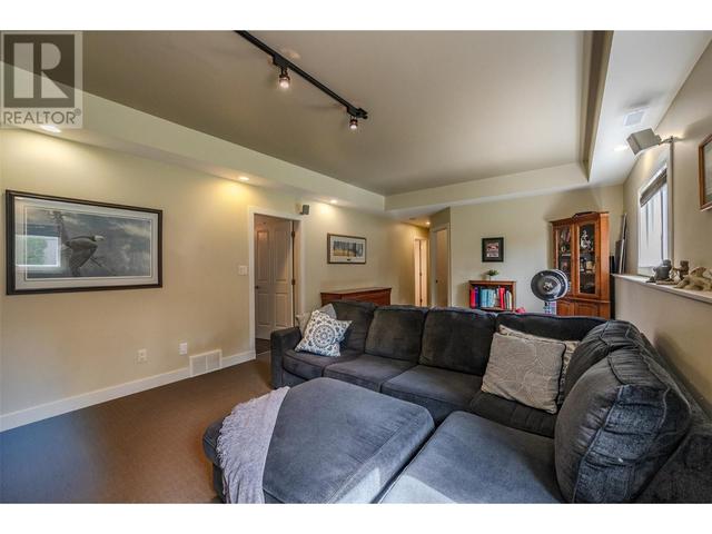 136 Westview Drive, House detached with 4 bedrooms, 3 bathrooms and 2 parking in Penticton BC | Image 31