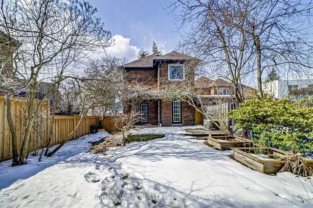 12 Otter Cres, House detached with 3 bedrooms, 2 bathrooms and 2 parking in Toronto ON | Image 20