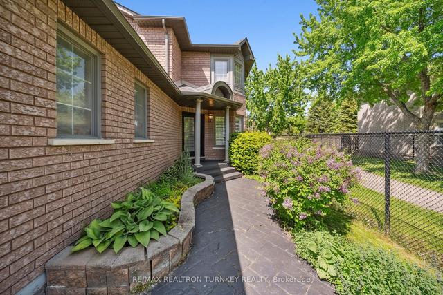 815 Best Circ, House detached with 3 bedrooms, 4 bathrooms and 4 parking in Newmarket ON | Image 23