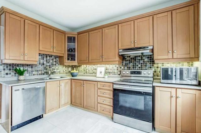 141 Chisholm Ave, House detached with 3 bedrooms, 4 bathrooms and 3 parking in Toronto ON | Image 3