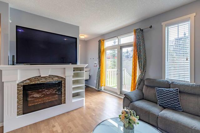 25 Kinlea Way Nw, Home with 3 bedrooms, 2 bathrooms and 3 parking in Calgary AB | Image 7