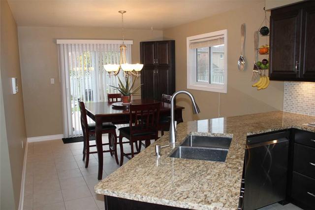 80 Furrow Dr, House detached with 4 bedrooms, 3 bathrooms and 4 parking in Whitby ON | Image 7