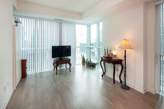 1408 - 11 Bogert Ave, Condo with 2 bedrooms, 2 bathrooms and 1 parking in Toronto ON | Image 7
