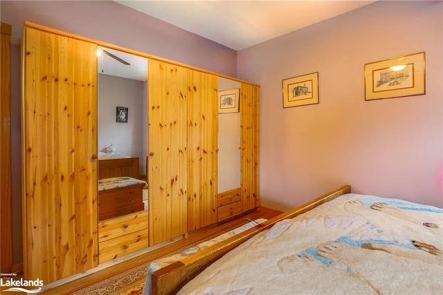 659 Honey Harbour Road, House detached with 2 bedrooms, 1 bathrooms and 6 parking in Georgian Bay ON | Image 2