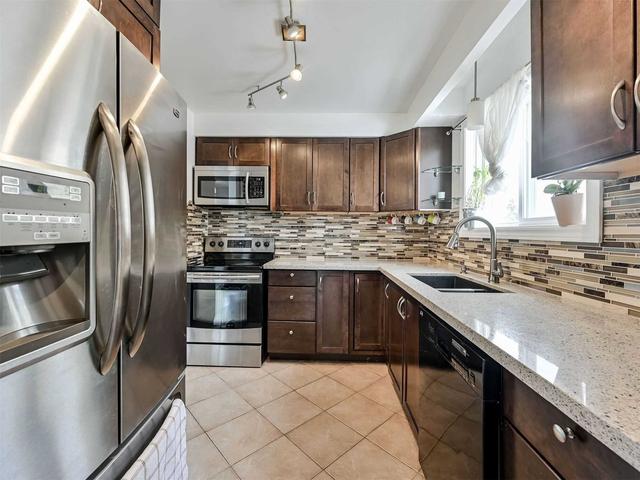 45 Newlyn Cres, House semidetached with 3 bedrooms, 2 bathrooms and 4 parking in Brampton ON | Image 8