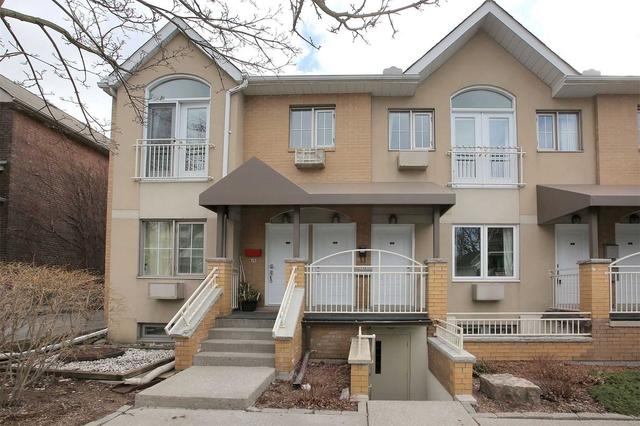 b - 11 Walter St, Townhouse with 2 bedrooms, 1 bathrooms and 1 parking in Toronto ON | Image 11