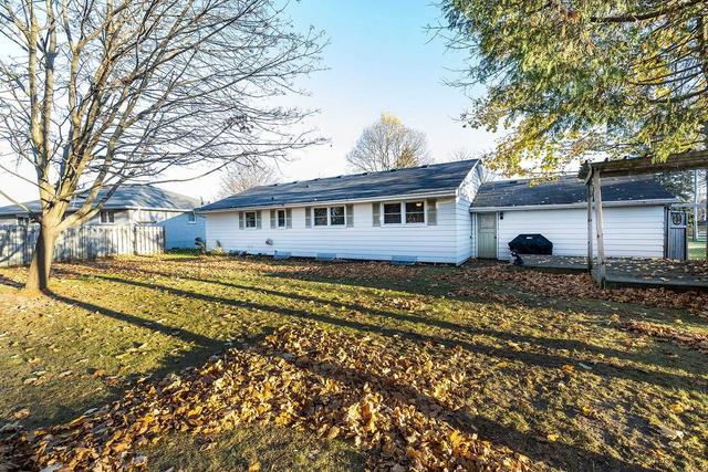 18 Moore Dr, House detached with 3 bedrooms, 3 bathrooms and 4 parking in Port Hope ON | Image 29