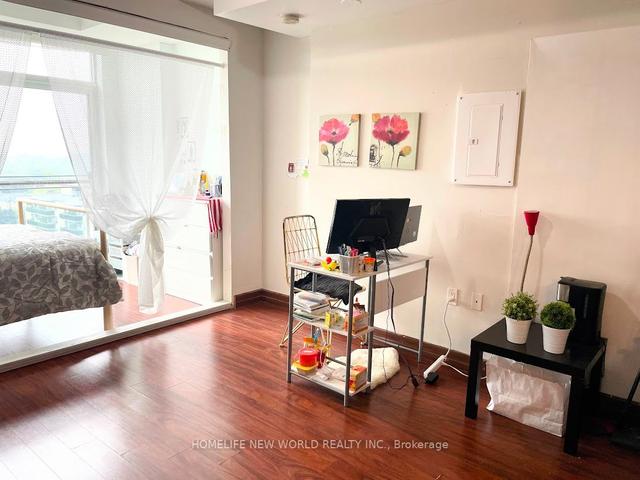 ph 6 - 15 Maplewood Ave, Condo with 1 bedrooms, 1 bathrooms and 1 parking in Toronto ON | Image 2