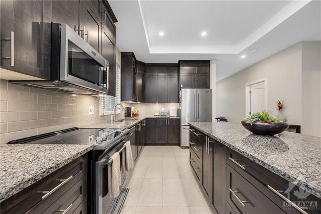 6362 Renaud Road, Home with 3 bedrooms, 3 bathrooms and 5 parking in Ottawa ON | Image 9