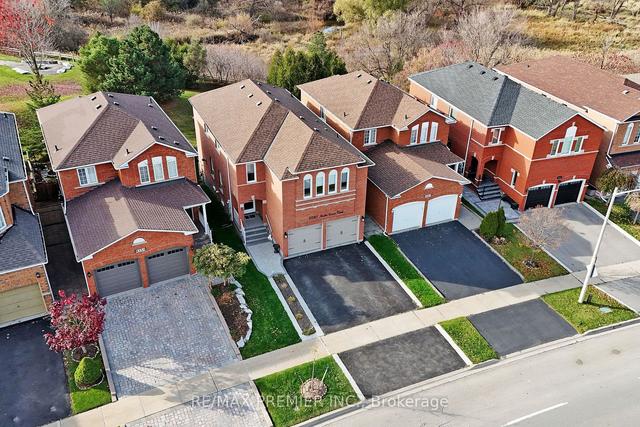 8560 Martin Grove Rd, House detached with 5 bedrooms, 5 bathrooms and 4 parking in Vaughan ON | Image 12