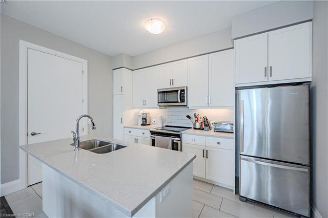 103 - 73 Arthur Street S, House attached with 3 bedrooms, 2 bathrooms and 1 parking in Guelph ON | Image 2