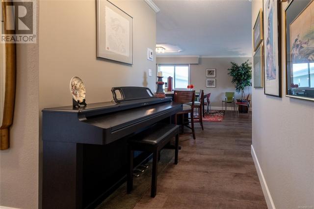 405 - 25 Government St, Condo with 2 bedrooms, 1 bathrooms and 1 parking in Victoria BC | Image 22