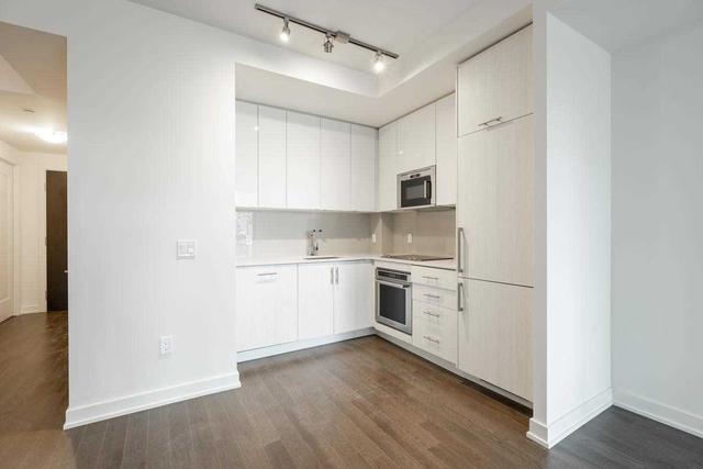 820 - 330 Richmond St W, Condo with 1 bedrooms, 1 bathrooms and 0 parking in Toronto ON | Image 2