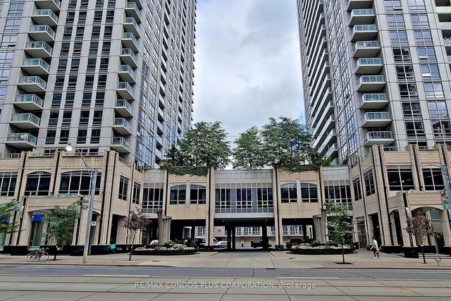 4202 - 761 Bay St, Condo with 2 bedrooms, 3 bathrooms and 1 parking in Toronto ON | Image 33