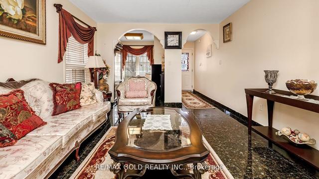 19 Ridgefield Crt, House detached with 4 bedrooms, 4 bathrooms and 5 parking in Brampton ON | Image 38