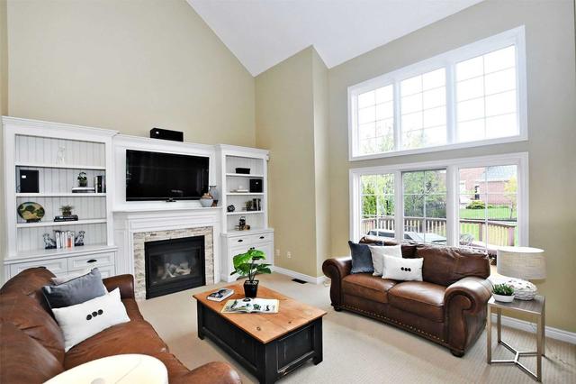 32 Royal Troon Cres, House detached with 4 bedrooms, 4 bathrooms and 7 parking in Markham ON | Image 3
