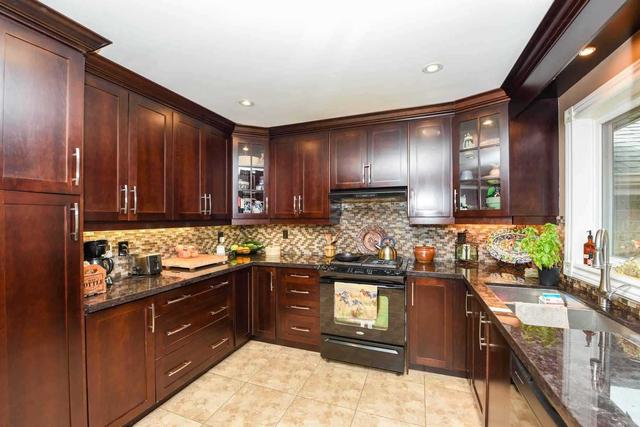 1181 Pinegrove Rd, House detached with 3 bedrooms, 2 bathrooms and 5 parking in Oakville ON | Image 25