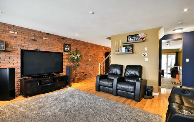 4 - 7 Southside Pl, Townhouse with 3 bedrooms, 3 bathrooms and 2 parking in Hamilton ON | Image 3