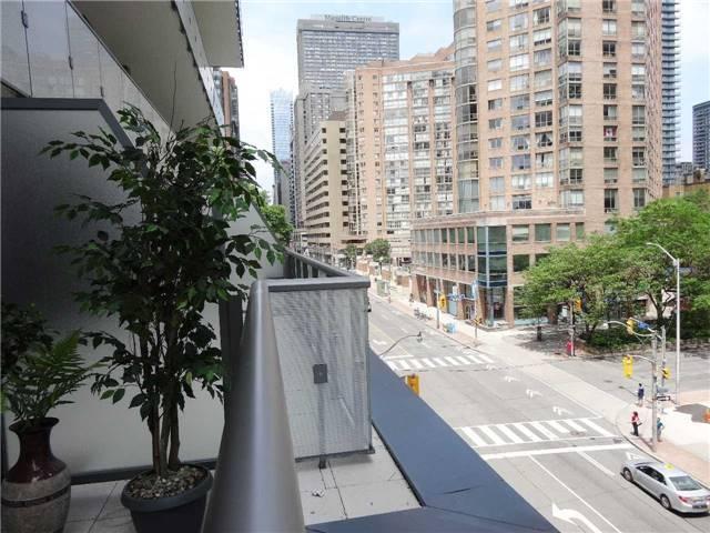 402 - 57 St Joseph St, Condo with 1 bedrooms, 1 bathrooms and null parking in Toronto ON | Image 8