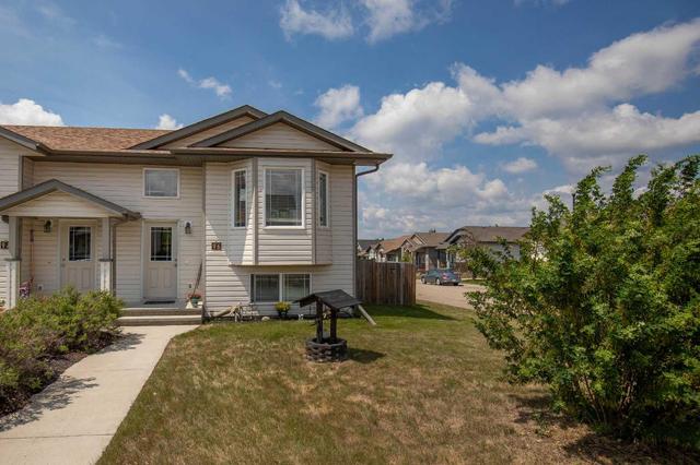 96 Bowman Circle, Home with 3 bedrooms, 1 bathrooms and 2 parking in Sylvan Lake AB | Image 1