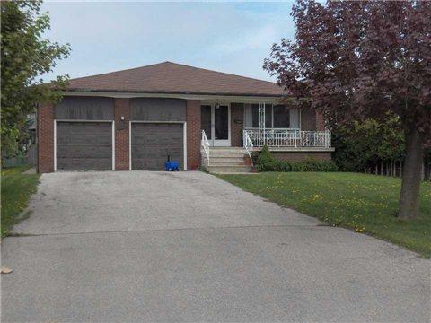 130 Birch Ave, House detached with 3 bedrooms, 3 bathrooms and 8 parking in Richmond Hill ON | Image 2