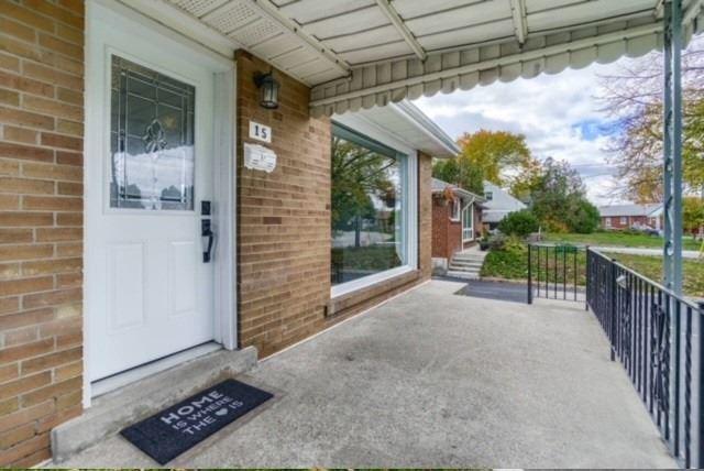 15 Stavely Ave, House detached with 2 bedrooms, 2 bathrooms and 7 parking in Toronto ON | Image 2