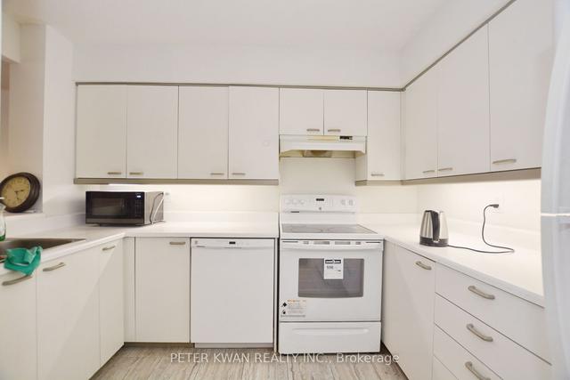 1005 - 100 Upper Madison Ave, Condo with 2 bedrooms, 2 bathrooms and 1 parking in Toronto ON | Image 12