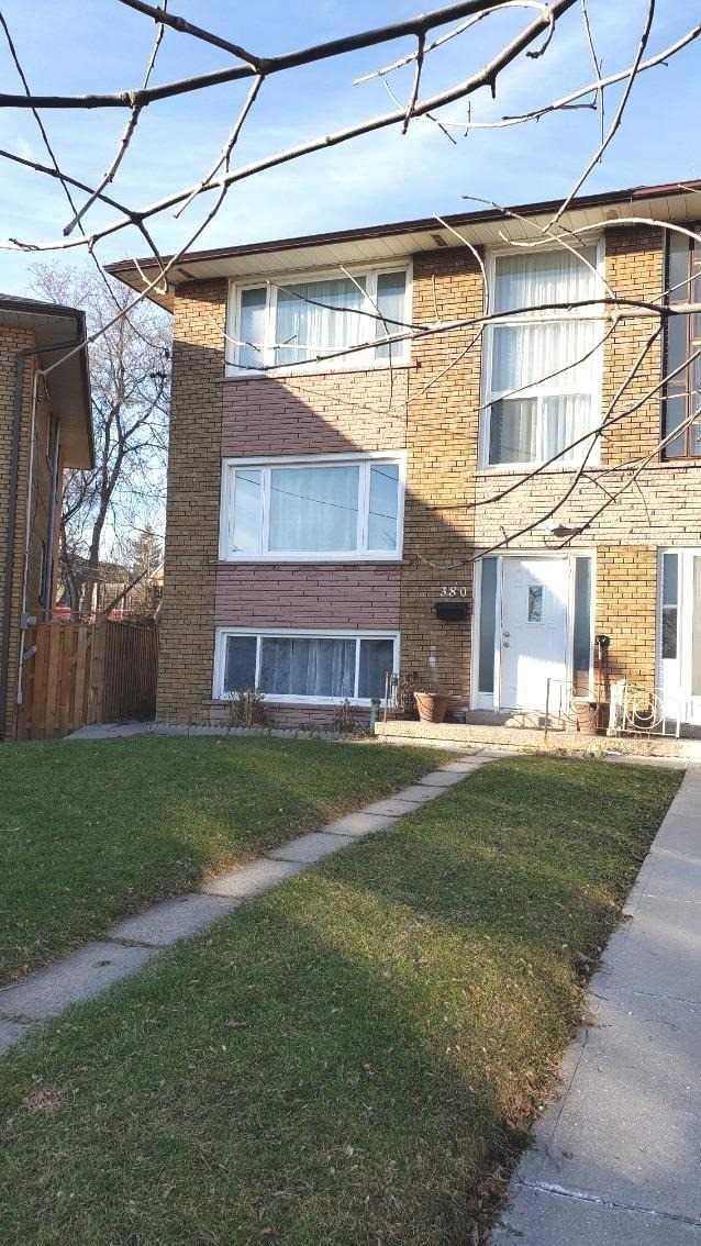380 Highfield Rd, House semidetached with 3 bedrooms, 3 bathrooms and 1 parking in Toronto ON | Image 12