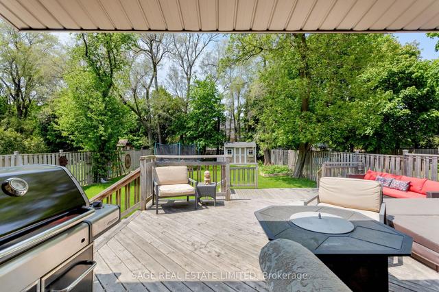 18 Northmount Ave, House detached with 4 bedrooms, 4 bathrooms and 3 parking in Toronto ON | Image 9