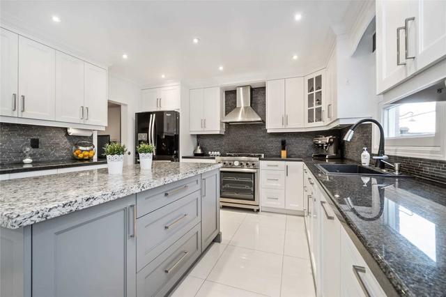 67 Mill Arbour Lane, House detached with 5 bedrooms, 4 bathrooms and 6 parking in Vaughan ON | Image 5