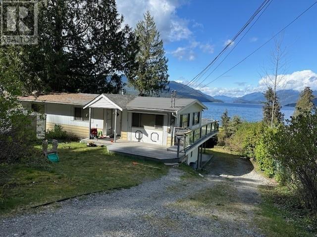 6201 Coracle Drive, House detached with 5 bedrooms, 5 bathrooms and 4 parking in Sechelt BC | Image 2