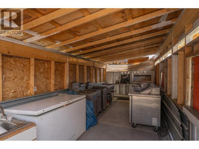 5504 Kennedy Road, House detached with 4 bedrooms, 3 bathrooms and null parking in Cariboo H BC | Image 25