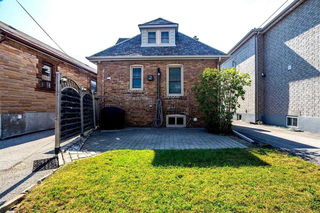 89 Bicknell Ave, House detached with 3 bedrooms, 1 bathrooms and 4 parking in Toronto ON | Image 15