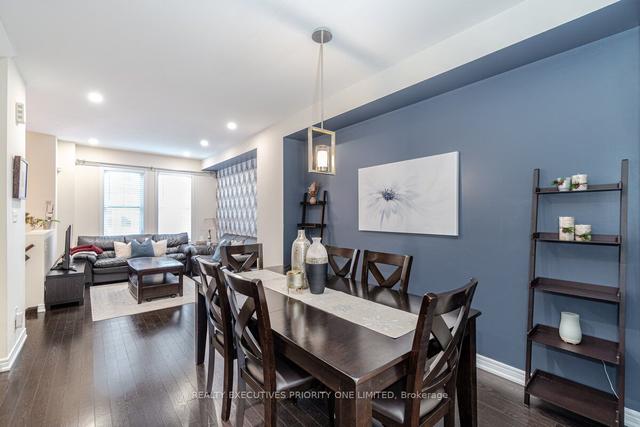 17 - 10 Porter Ave W, House attached with 3 bedrooms, 3 bathrooms and 2 parking in Vaughan ON | Image 2