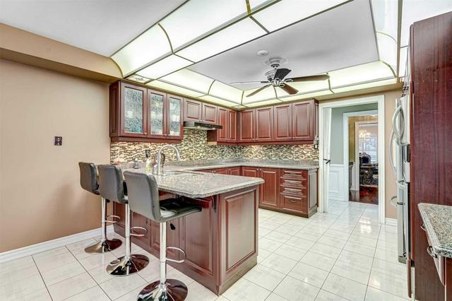 1918 Royal Credit Blvd, House detached with 4 bedrooms, 5 bathrooms and 8 parking in Mississauga ON | Image 10