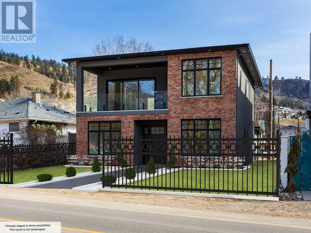 671 Ellis Street, House detached with 3 bedrooms, 3 bathrooms and 3 parking in Kelowna BC | Image 1