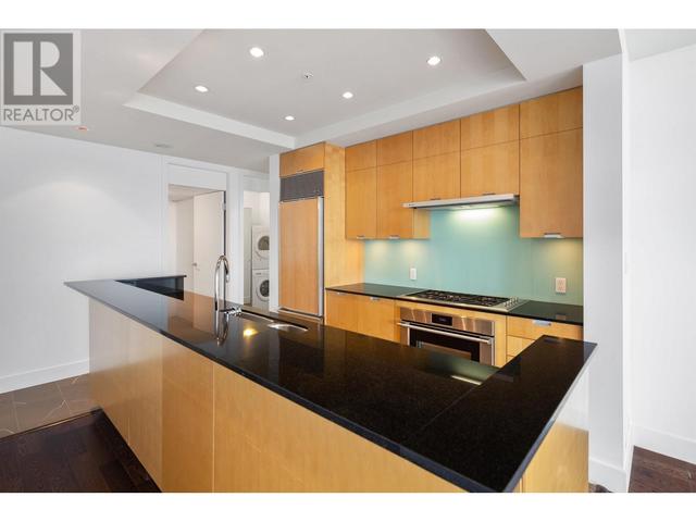 3104 - 1077 W Cordova Street, Condo with 2 bedrooms, 2 bathrooms and 1 parking in Vancouver BC | Image 24