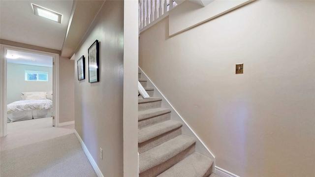 27 Regency Sq, House detached with 4 bedrooms, 3 bathrooms and 5 parking in Toronto ON | Image 20