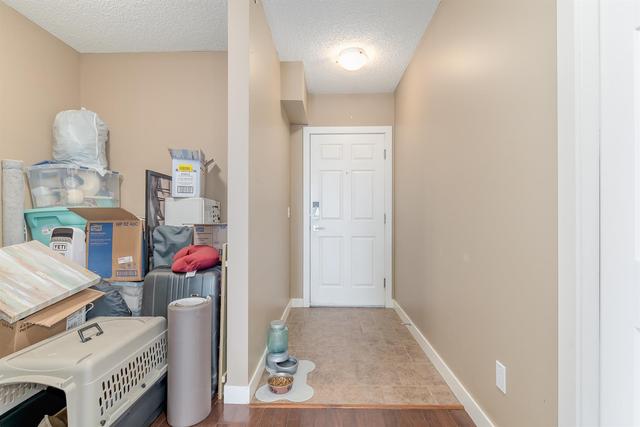 401 - 2419 Centre Street Nw, Condo with 2 bedrooms, 2 bathrooms and 1 parking in Calgary AB | Image 3