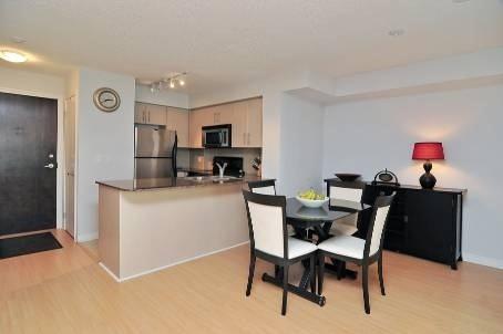 806 - 12 Yonge St, Condo with 2 bedrooms, 2 bathrooms and 1 parking in Toronto ON | Image 3