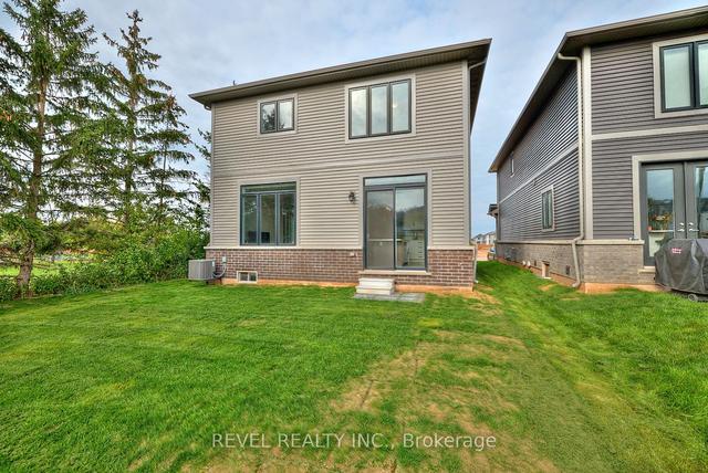 159 Starfire Cres, House detached with 3 bedrooms, 3 bathrooms and 4 parking in Hamilton ON | Image 35