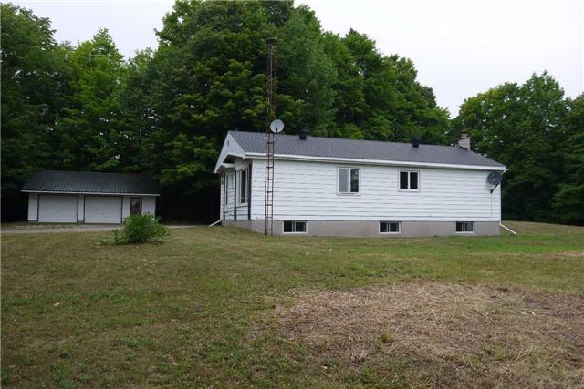712 Lake Dalrymple Rd, House detached with 3 bedrooms, 1 bathrooms and 10 parking in Kawartha Lakes ON | Image 2