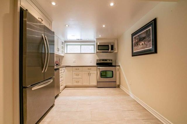 3604 Queenston Dr, House detached with 3 bedrooms, 2 bathrooms and 7 parking in Mississauga ON | Image 10