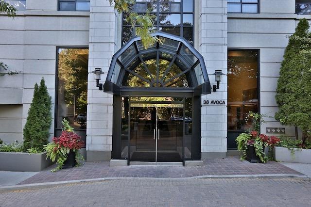lph6 - 38 Avoca Ave, Condo with 3 bedrooms, 3 bathrooms and 2 parking in Toronto ON | Image 1