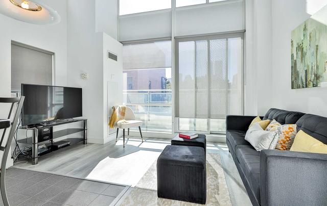 310 - 77 Lombard St, Condo with 1 bedrooms, 2 bathrooms and 1 parking in Toronto ON | Image 9