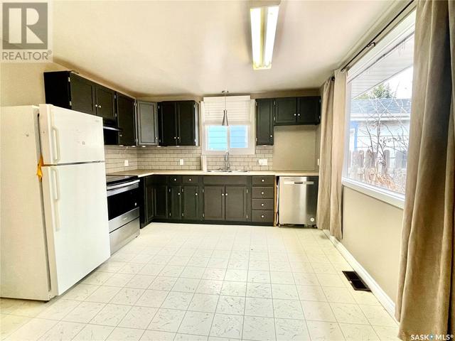 104 6th Street E, House detached with 2 bedrooms, 1 bathrooms and null parking in Nipawin SK | Image 4
