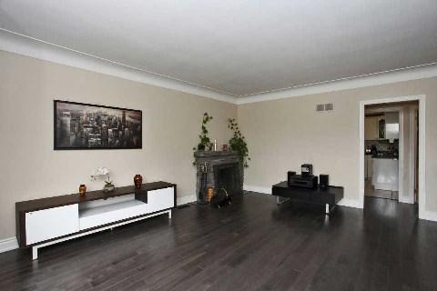 1056 Churchill Ave, House detached with 4 bedrooms, 3 bathrooms and 4 parking in Oakville ON | Image 3