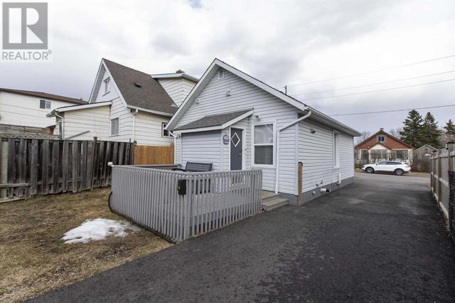 178 Empress Ave S, House detached with 2 bedrooms, 1 bathrooms and null parking in Thunder Bay ON | Image 5