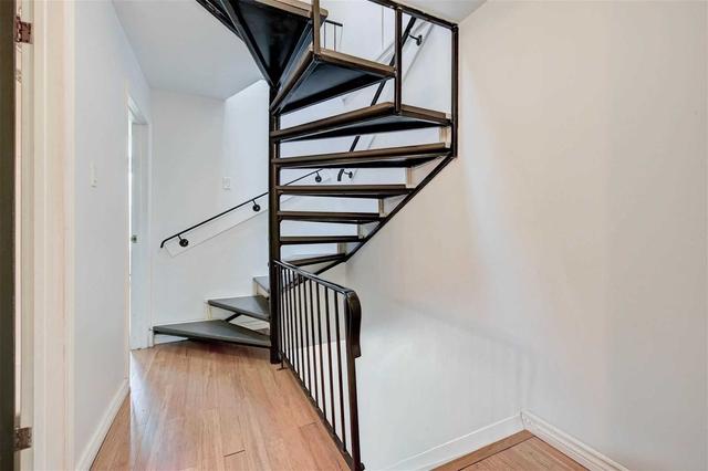 14 Kensington Pl, House attached with 3 bedrooms, 2 bathrooms and 0 parking in Toronto ON | Image 14